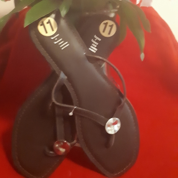 Sandles - Picture 3 of 4